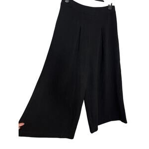 Hello Molly NEW Size Small Black Gaucho Wide Leg Capri Pants Back Zip‎
